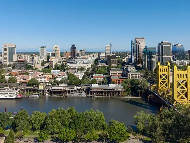 Sacramento skyline with the Tower Bridge over the Sacramento River